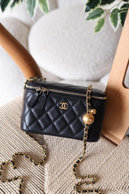 Chanel Small Pearl Crush Lambskin Vanity Case Black In Dubai