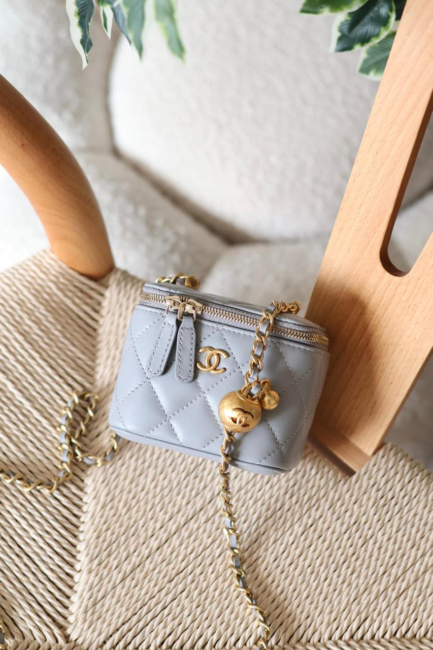 2 Chanel Grey Pearl Crush Quilted Lambskin Mini Vanity Case - Image 1