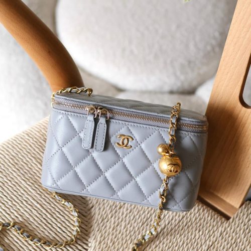 CHANEL Grey Lambskin Quilted Pearl Crush Small Vanity Case In Dubai