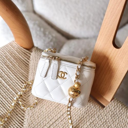 Chanel White Lambskin Quilted Mini Pearl Crush Vanity Case With Chain In Dubai