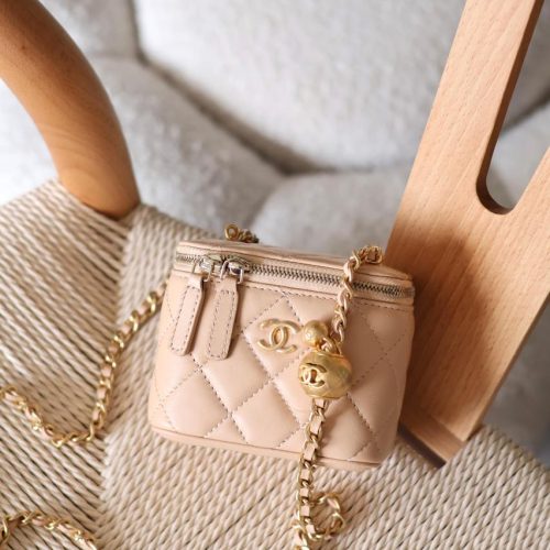 Chanel Beige Lambskin Quilted Mini Pearl Crush Vanity Case With Chain In Dubai