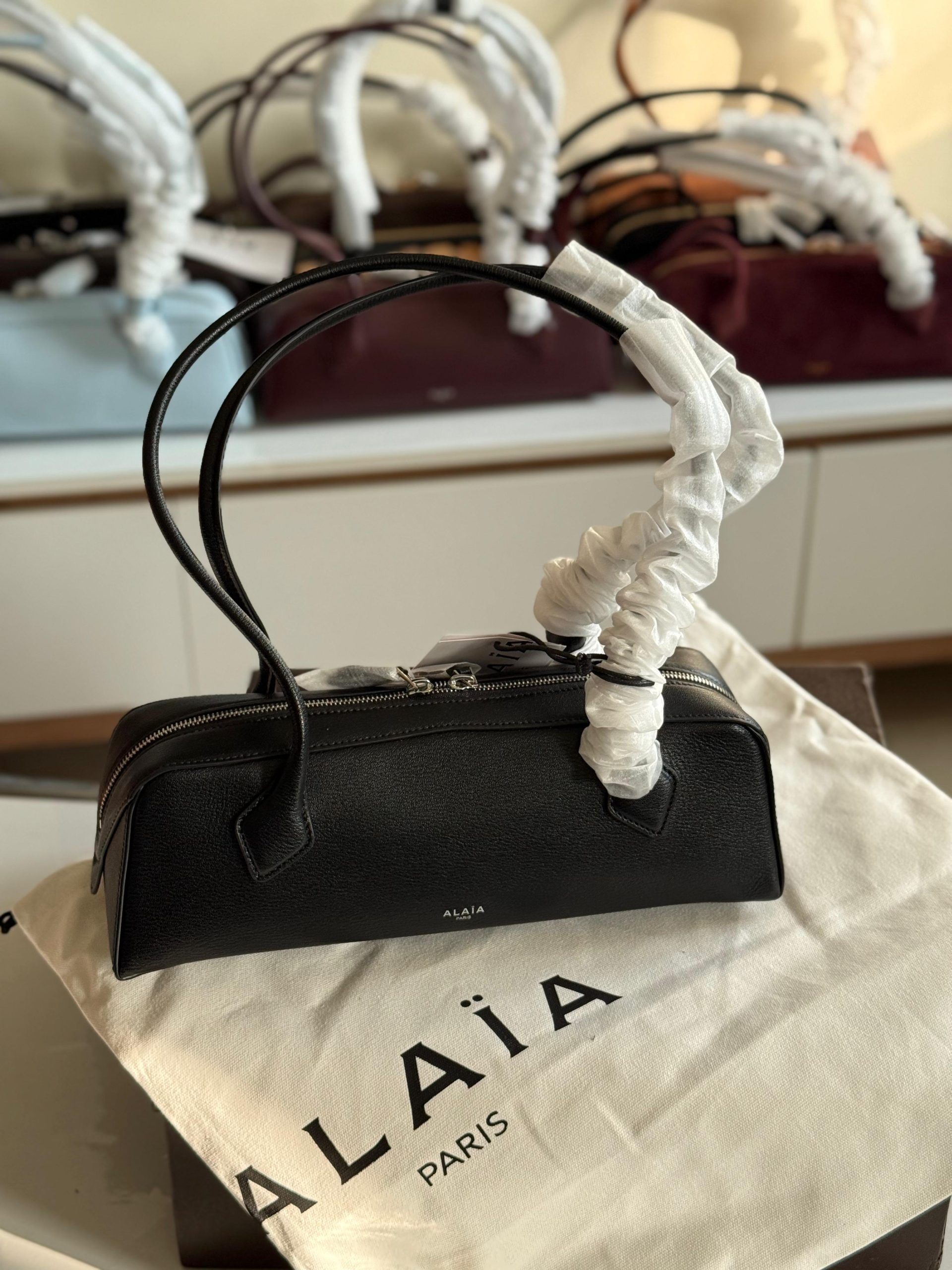 Alaia Le Teckel Black Leather Medium Alaia Le Teckel Black Leather Medium