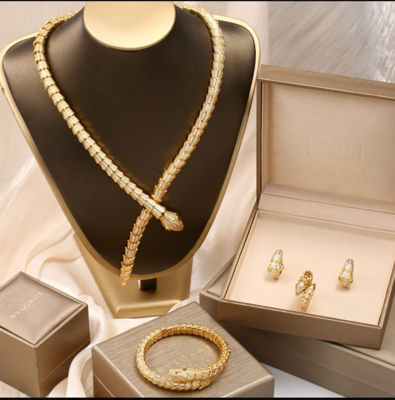 Bvlgari Serpenti Viper Necklace With Diamonds In Yellow Gold
