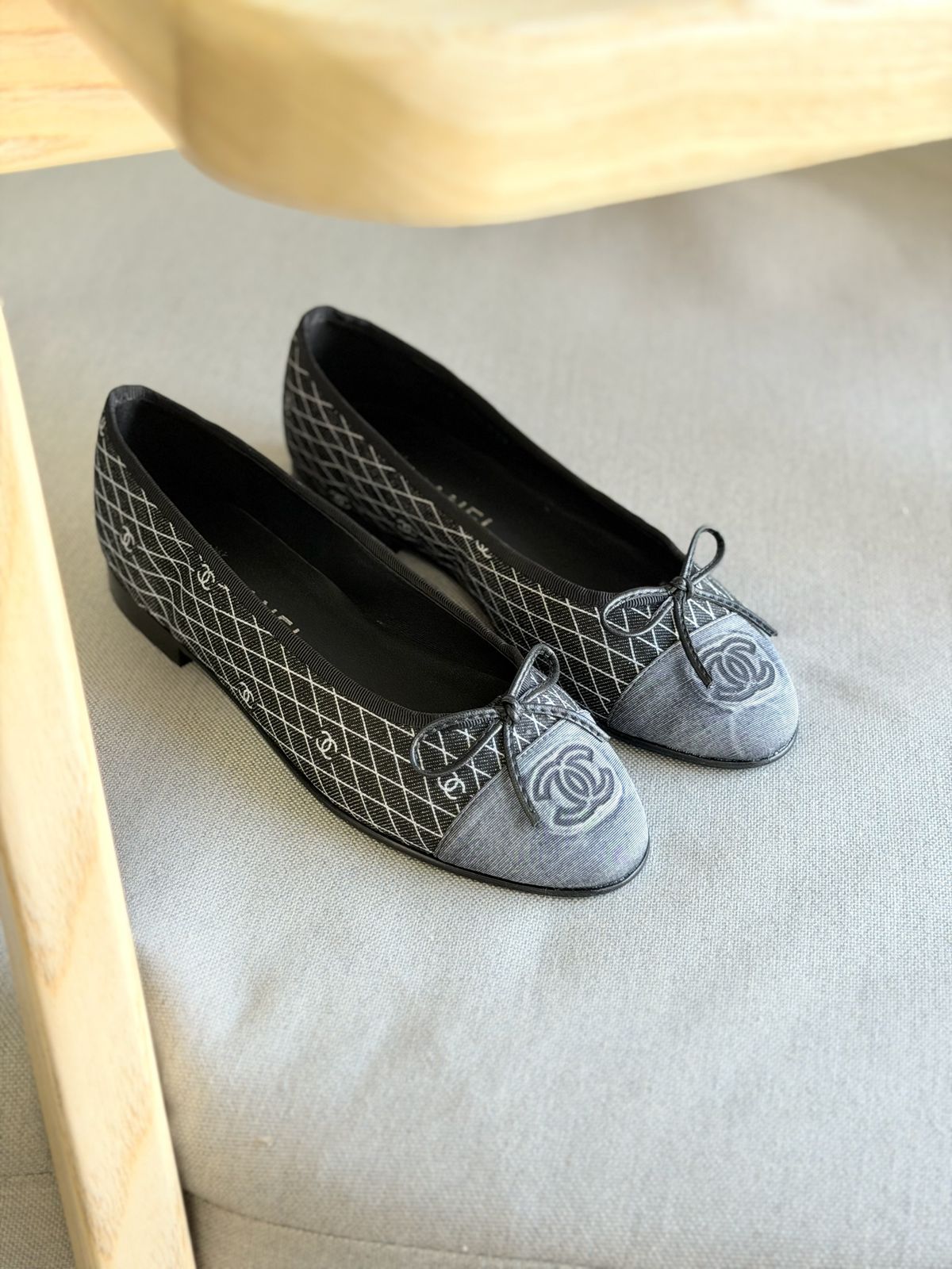 Chanel Ballerina Dark Blue Denim Washed CC Cap Toe Flats Chanel Ballerina Dark Blue Denim Washed Slingback flats