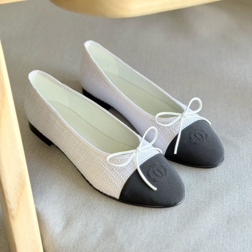 Chanel White & Black tweed ballet flats