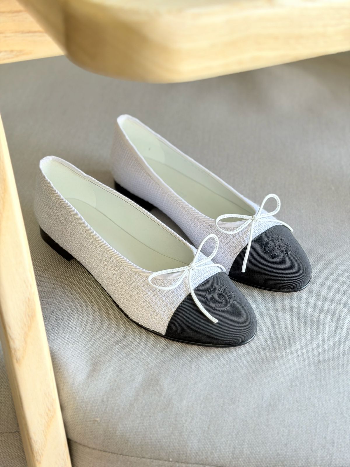 Chanel Tweed White & Black CC Cap Toe Ballet Flats Chanel White & Black tweed ballet flats