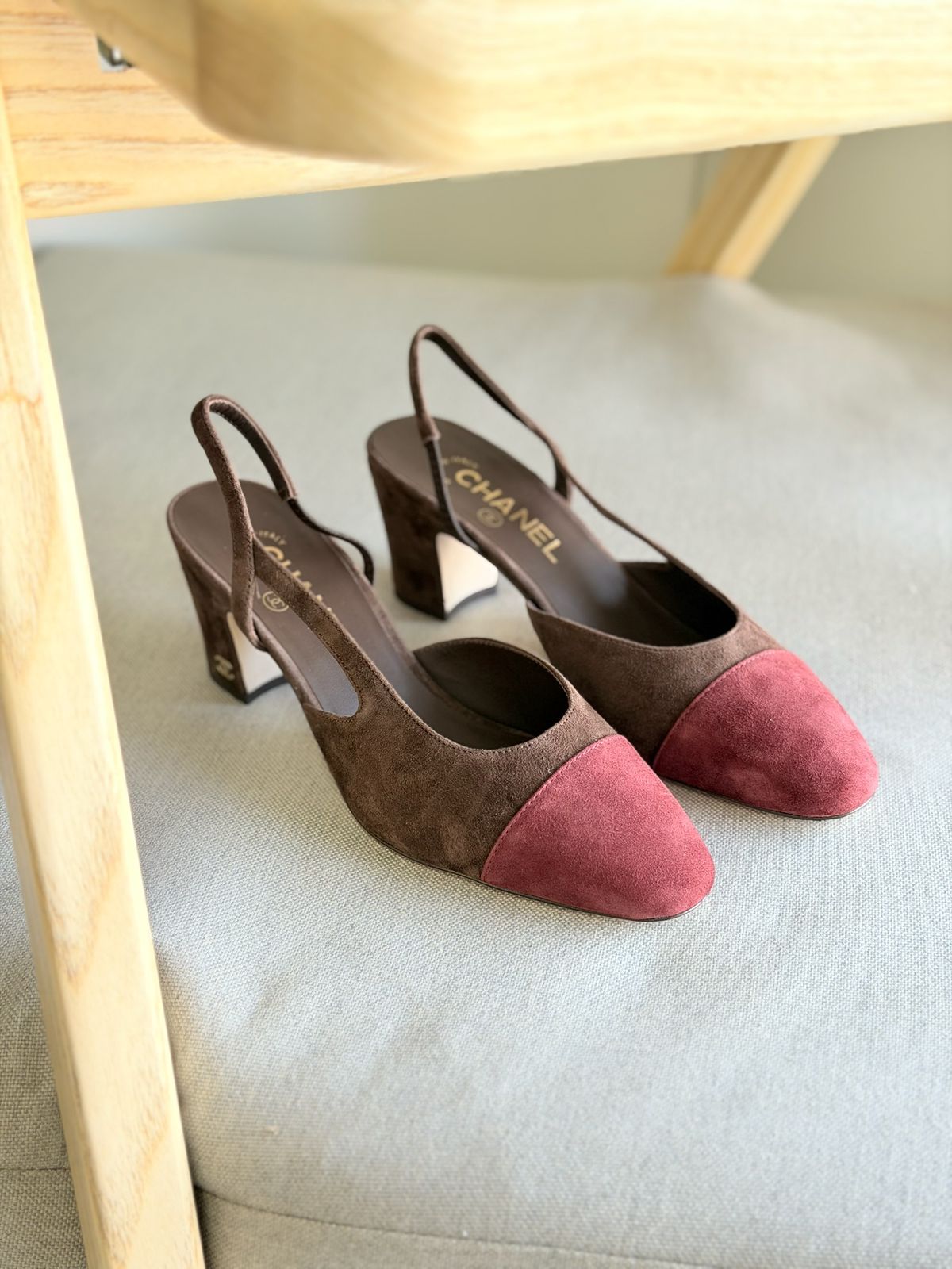 Chanel Two-Tone Burgundy & Brown Suede Leather Slingback Mid-Heel Pumps Chanel Two-Tone Burgundy & Brown Suede Leather Slingback Mid-Heel Pumps - Image 1