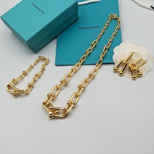 Tiffany HardWear Graduated Link Necklace in gold