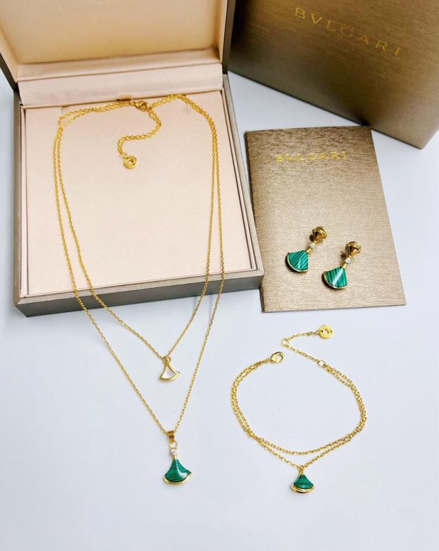 Bvlgari Divas' Dream Necklace Set green