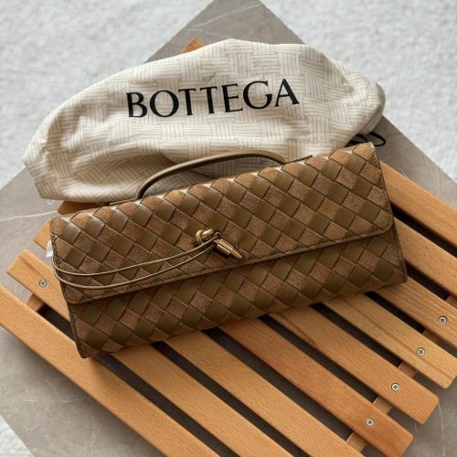 Bottega Veneta Andiamo Clutch Pinecone