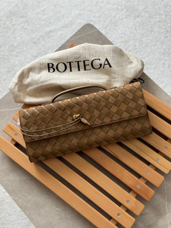 Bottega Veneta Andiamo Clutch Pinecone