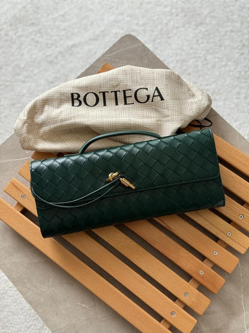 Bottega Veneta Andiamo Clutch Emerald Green Bottega Veneta Andiamo Clutch Emerald Green