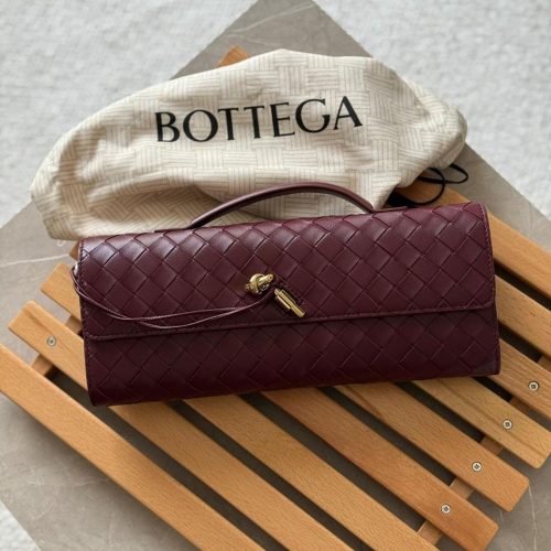 Bottega Veneta Andiamo Clutch Barolo