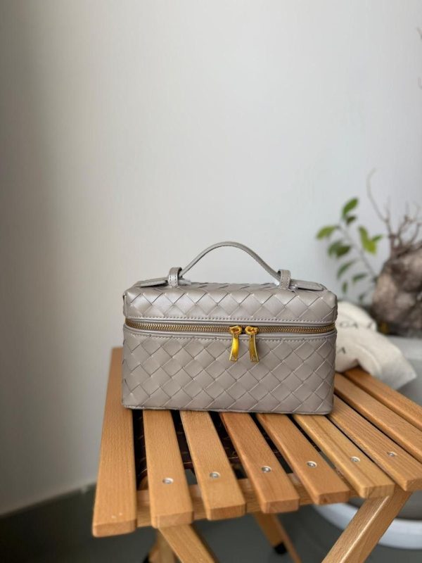 Bottega Veneta Bang Bang Vanity Case Limestone