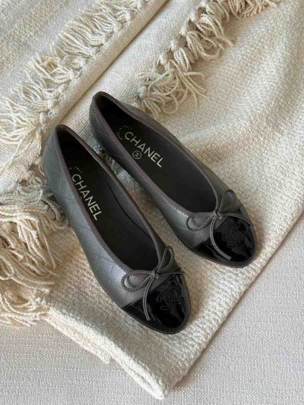 Chanel Grey And Black Lambskin Cap Toe CC Ballerina Flats