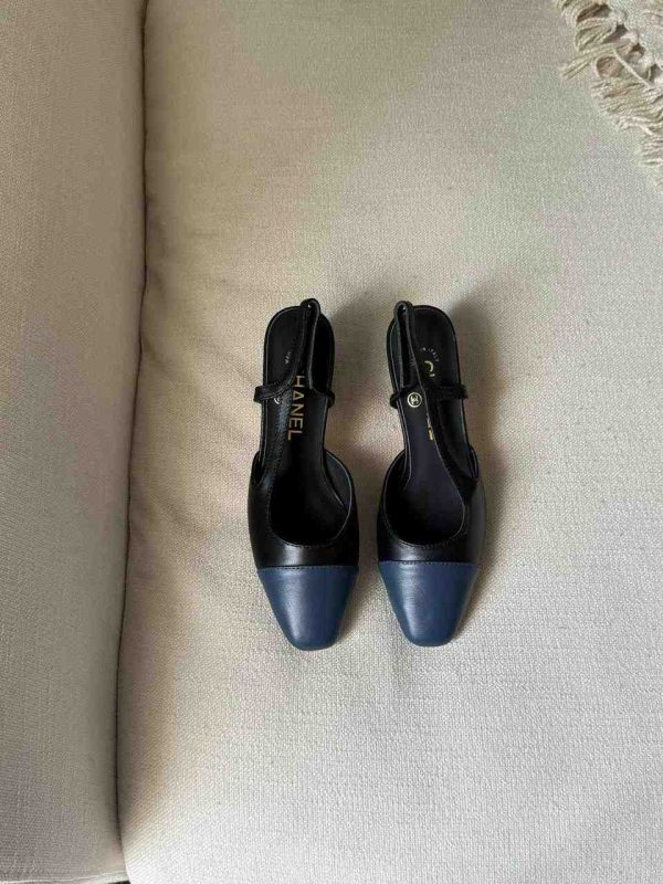 Chanel Navy and Black Lambskin Leather Slingback Pumps