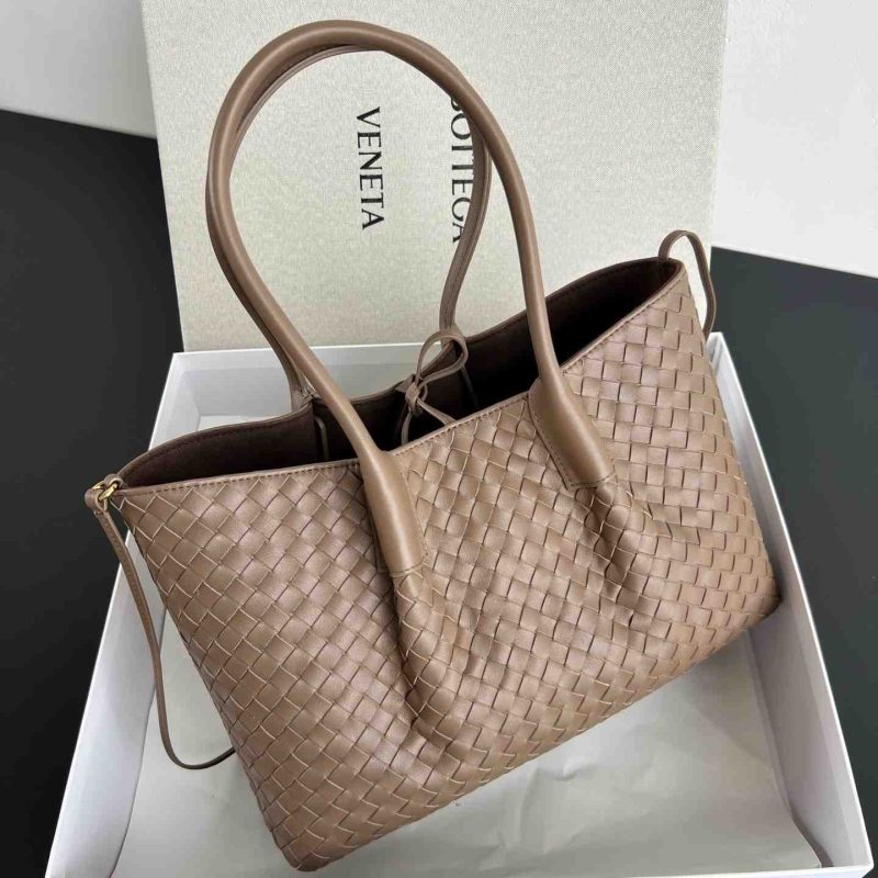 Bottega Veneta Medium Pinacoteca Pinecone Intrecciato Calfskin
