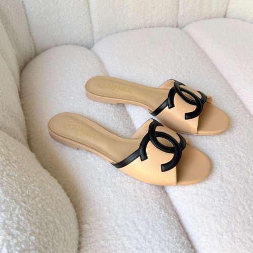 Chanel 26S Interlocking CC Logo Beige & Black Leather Flat Sandals 2