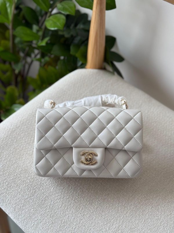 Chanel Classic Mini Flap Bag 20CM Whtie Lambskin Leather Gold Hardware