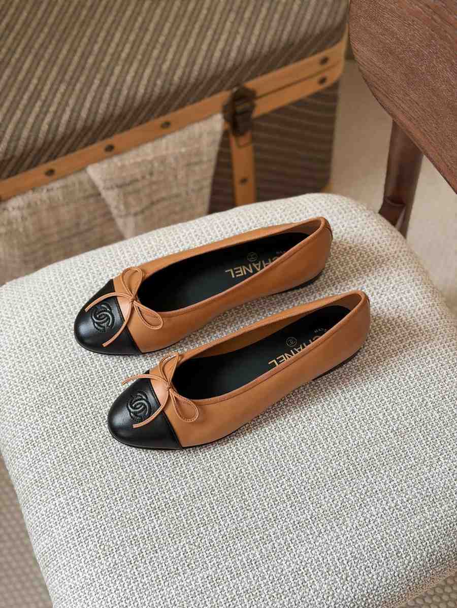 ChanelBrownAndBlackLambskinCapToeCCBallerinaFlats Chanel Brown And Black Lambskin Cap Toe CC Ballerina Flats - Image 1