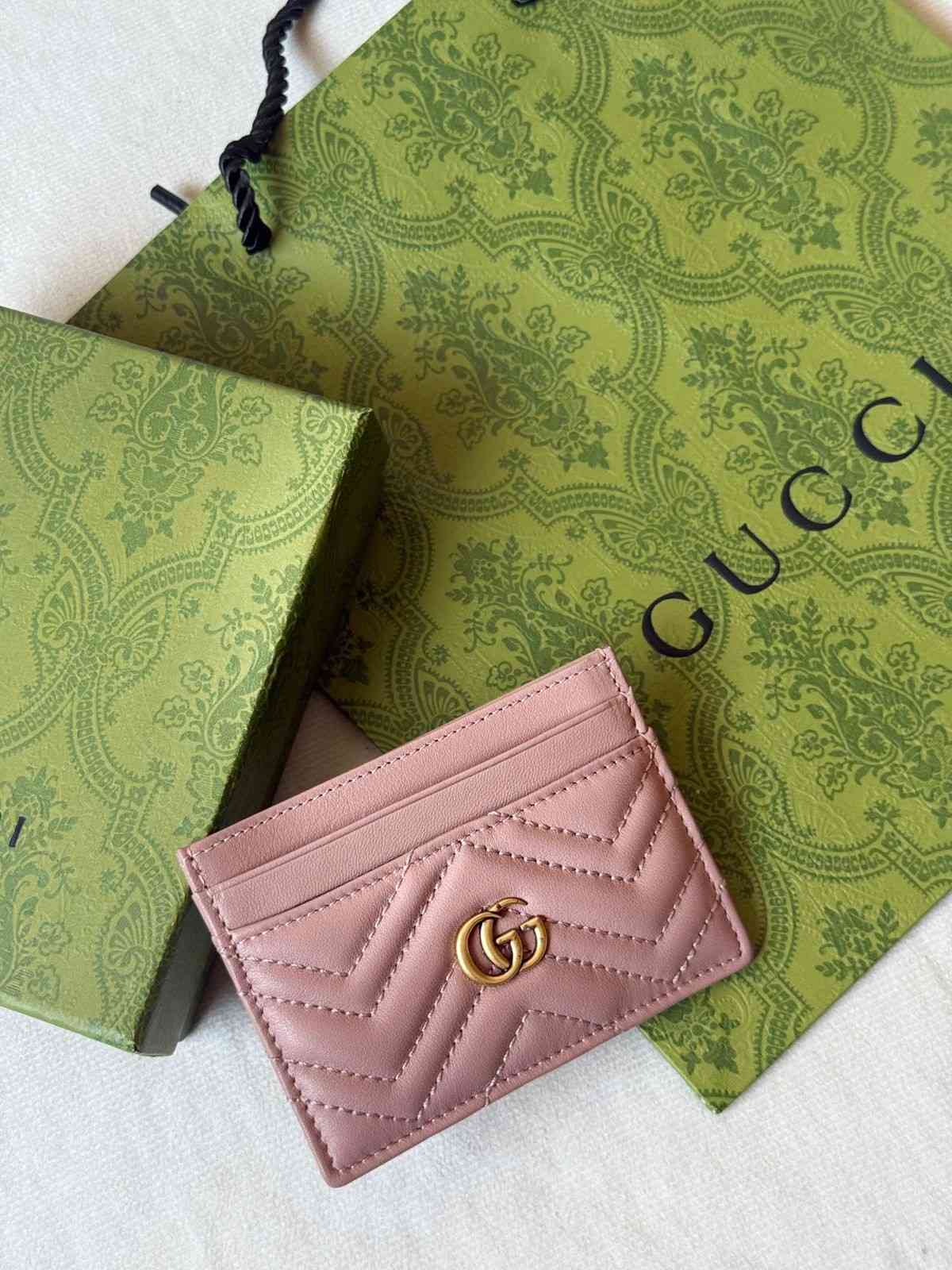 Gucci GG Marmont Card Case Light Pink Gucci GG Marmont Card Case Light Pink