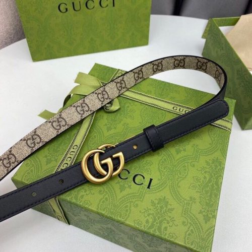 Gucci GG Marmont Reversible Thin Belt in GG Supreme Canvas & Black Leather (2)