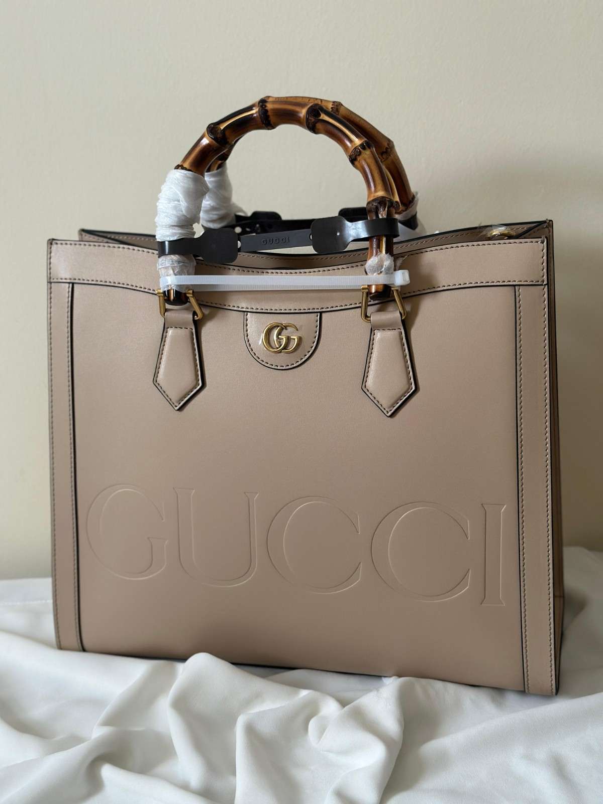 Gucci Diana Small Tote Bag Beige Gucci Diana Small Tote Bag Beige