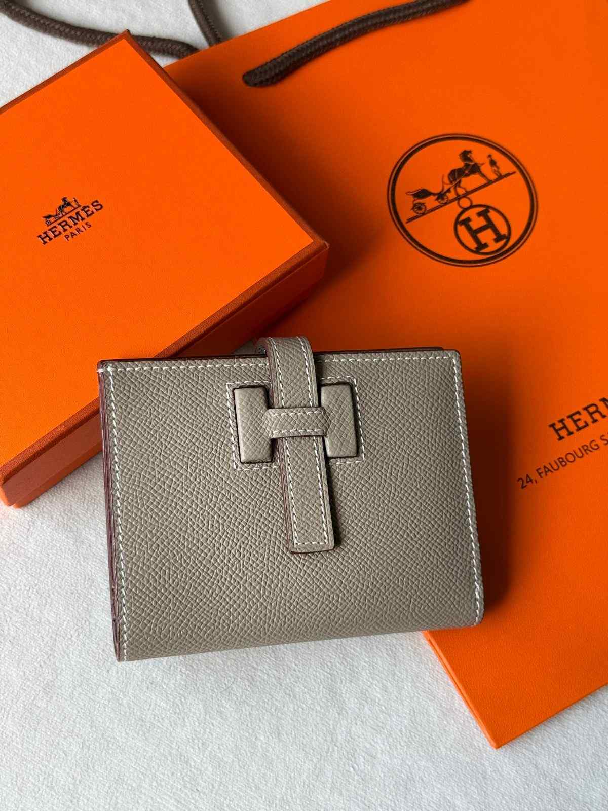 Hermes Bearn Compact Wallet In Etoupe Epsom Leather Hermes H Passant Compact Wallet In Etoupe Epsom Leather - Image 1