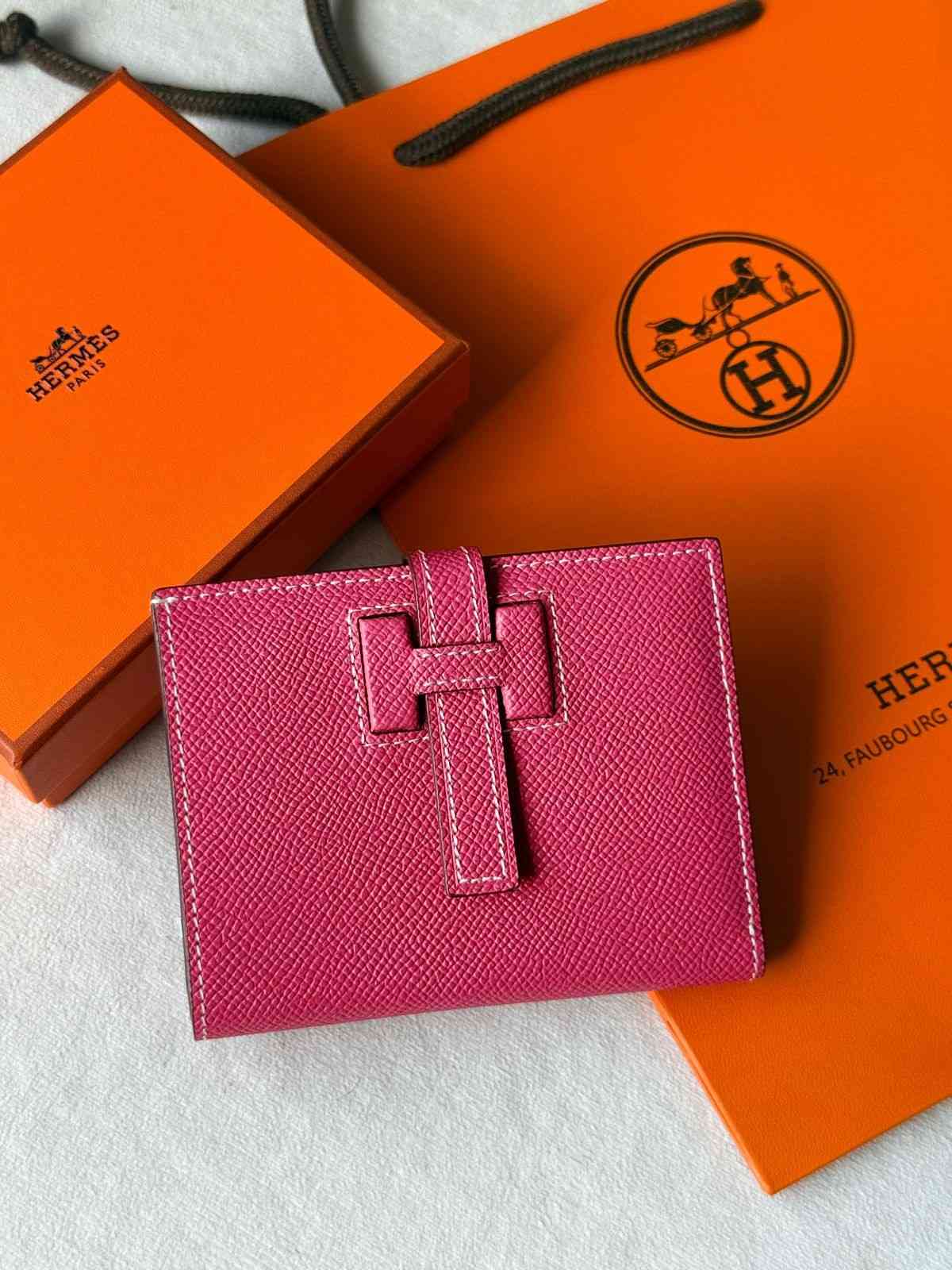 Hermes Bearn Compact Wallet in Rose Extreme Epsom Leather Hermes H Passant Compact Wallet in Rose Extreme Epsom Leather - Image 1