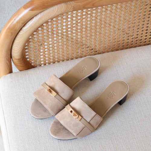 Hermes Gigi 50 Sandals In Beige Suede Gold Kelly Buckle