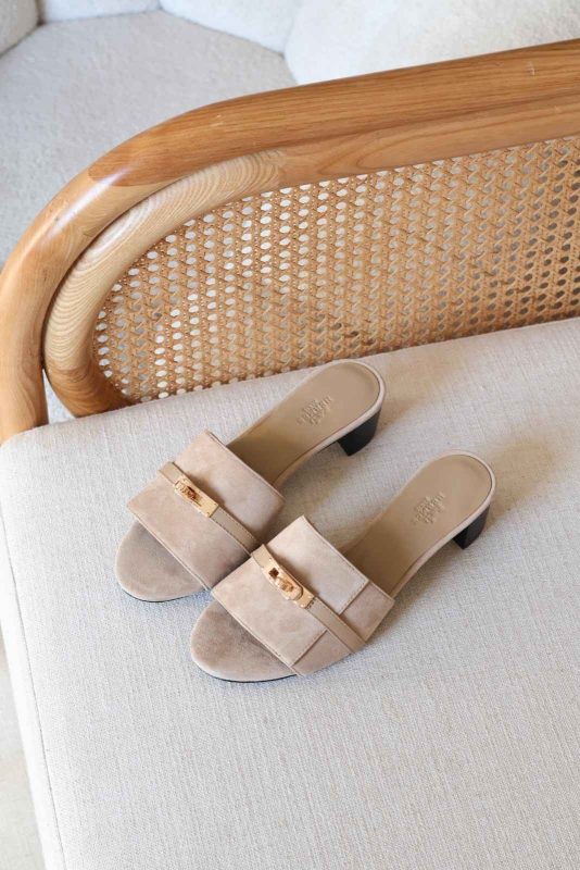 Hermes Gigi 50 Sandals In Beige Suede Gold Kelly Buckle