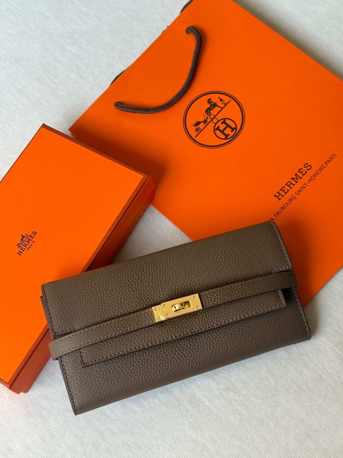 Hermes Kelly To Go Wallet Vert De Gris Epsom Leather Gold Hardware Hermes Kelly To Go Wallet Vert De Gris Epsom Leather Gold Hardware - Image 1