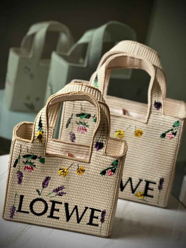 Loewe Font Raffia Tote Bag Naturel Floral