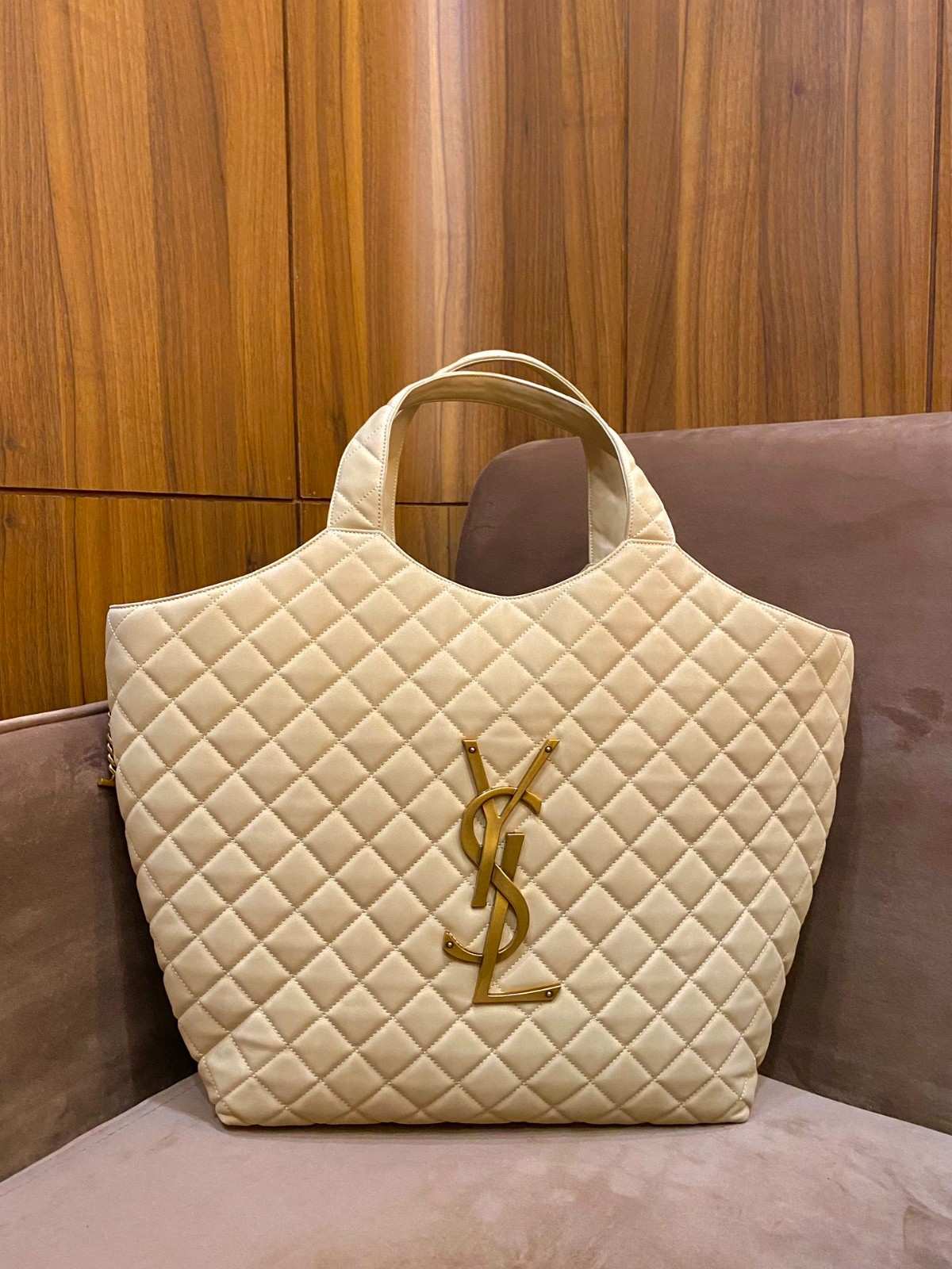 Saint Laurent Lambskin Quilted Maxi Icare Shopping Tote In Beige Saint Laurent Lambskin Quilted Maxi Icare Shopping Tote In Beige
