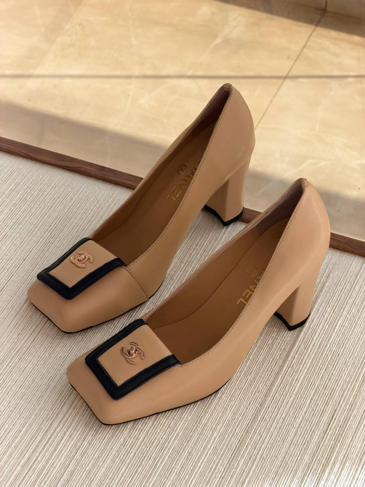 Chanel 26S Beige Slingback Heels With Black Square Toe And Block Heel Chanel 26S Beige Slingback Heels With Black Square Toe And Block Heel