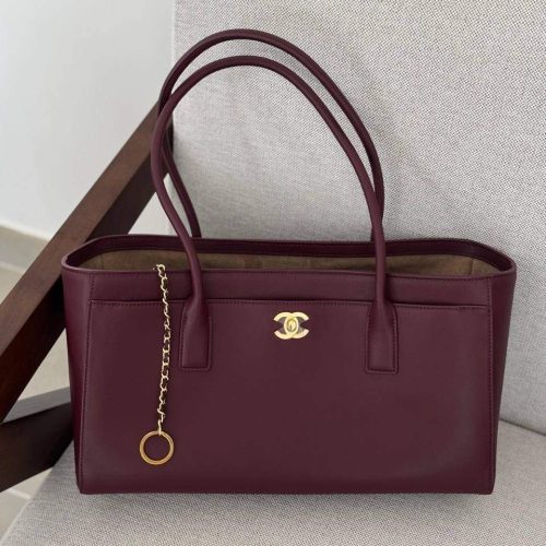 Chanel 26S Calfskin Cerf Small Shooping Tote In Burgundy