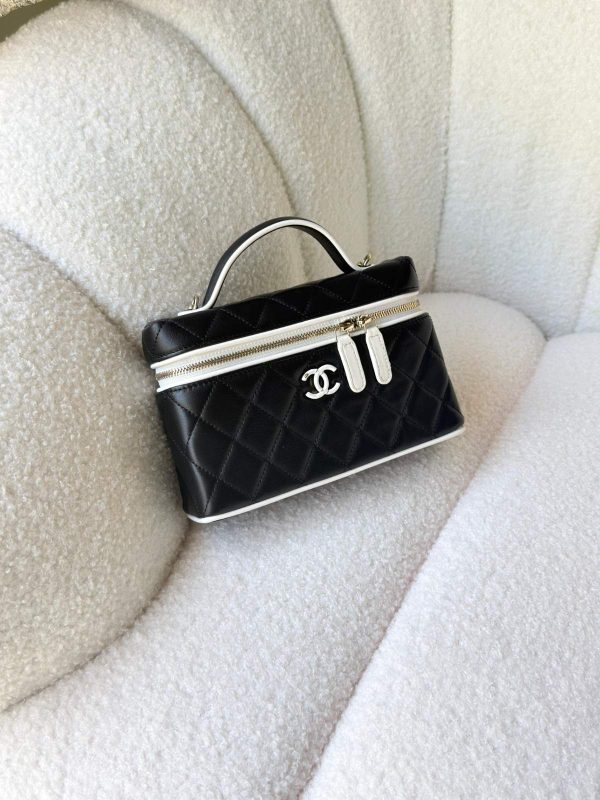 Chanel Black Quilted Lambskin Top Handle Vanity Case With White Trim