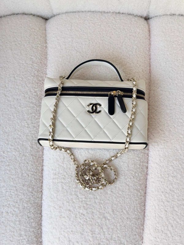 Chanel White Quilted Lambskin Top Handle Vanity Case With Black Trim