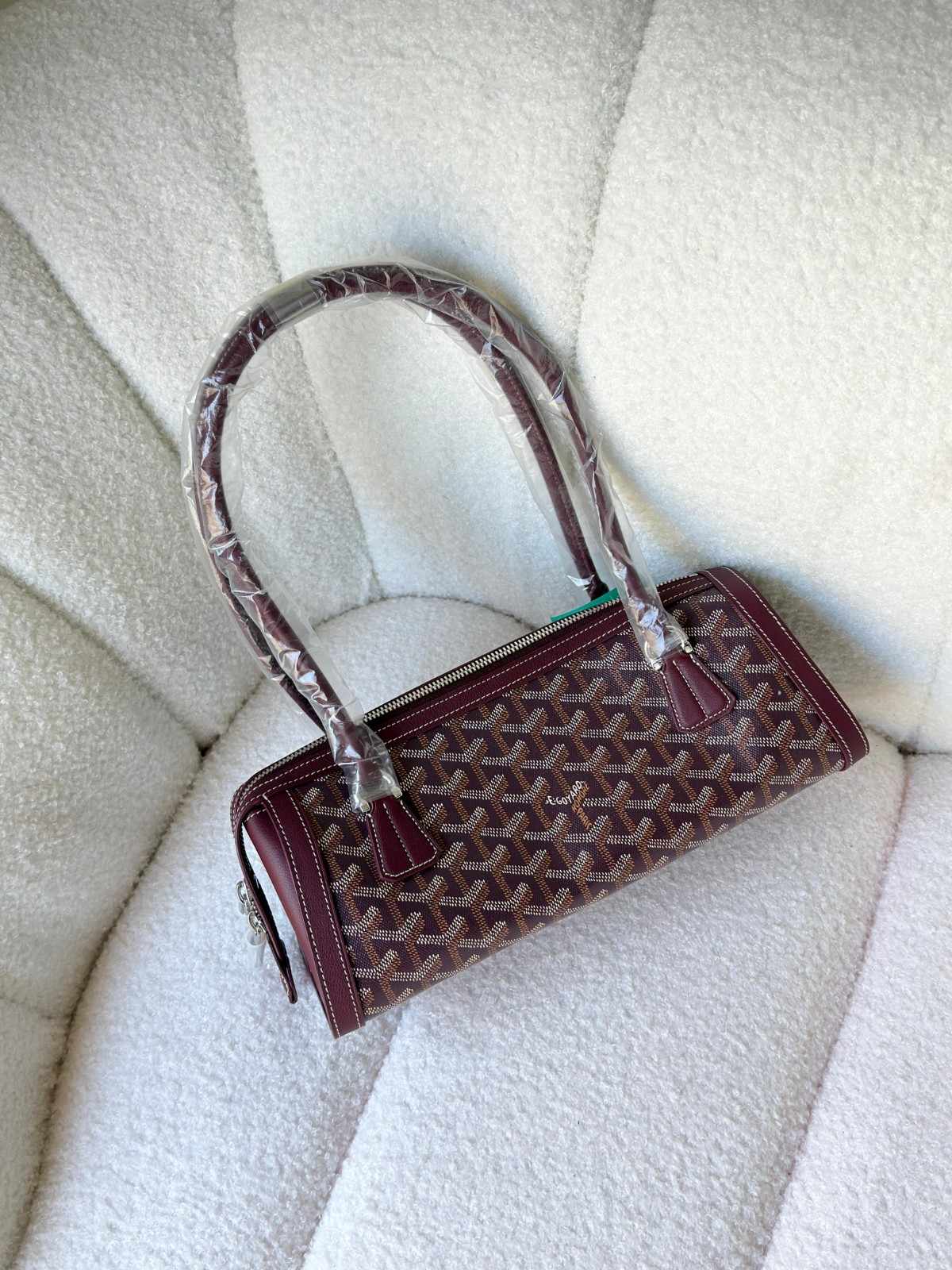 Goyard Goyardine Canvas Bonbonniere Bag Baguette Shape Burgundy Goyard Goyardine Canvas Bonbonniere Bag Baguette Shape Burgundy