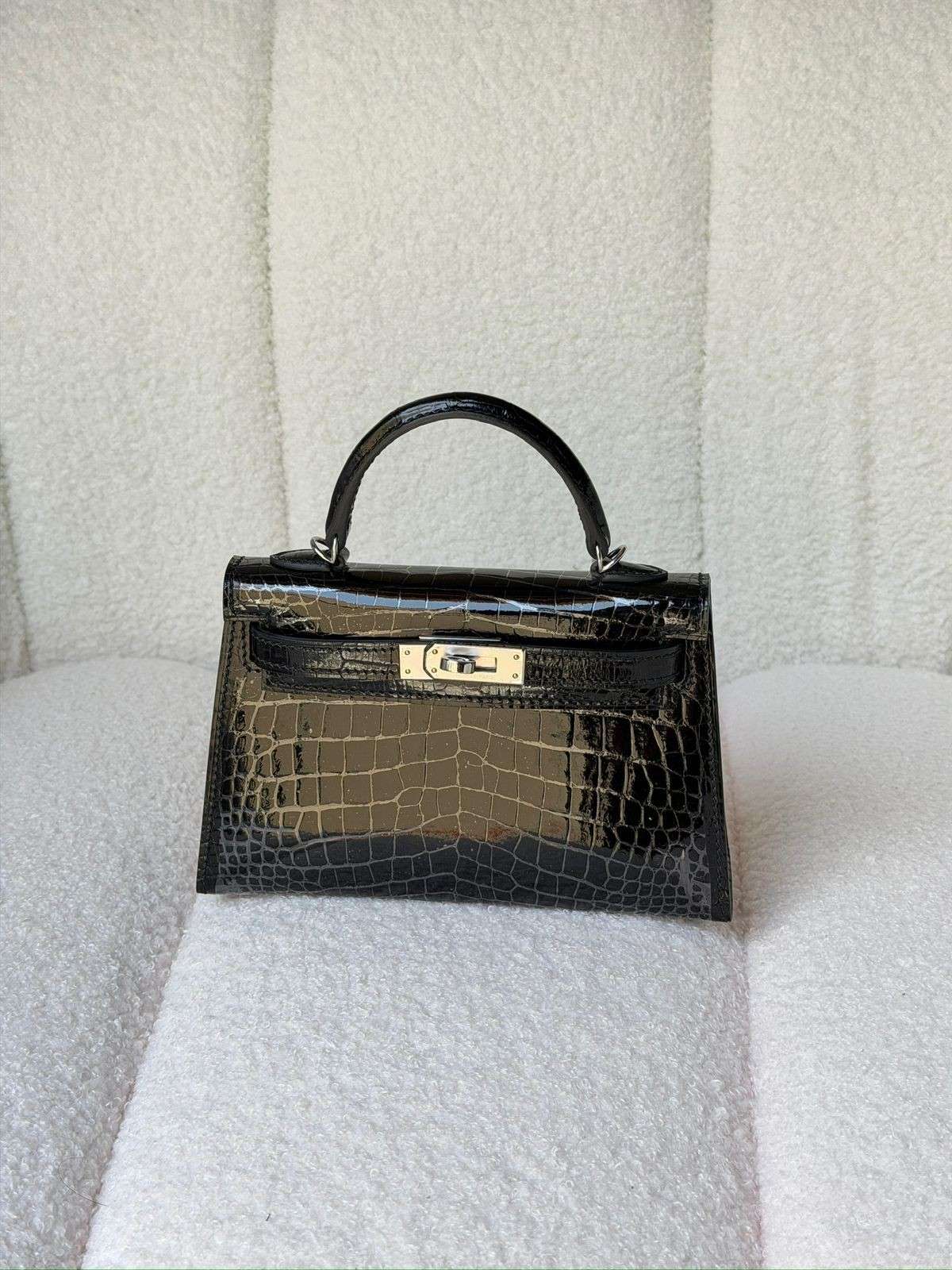 Hermes Kelly Mini Black Shiny Alligator Palladium Hardware Hermes Kelly Mini Black Shiny Alligator Palladium Hardware