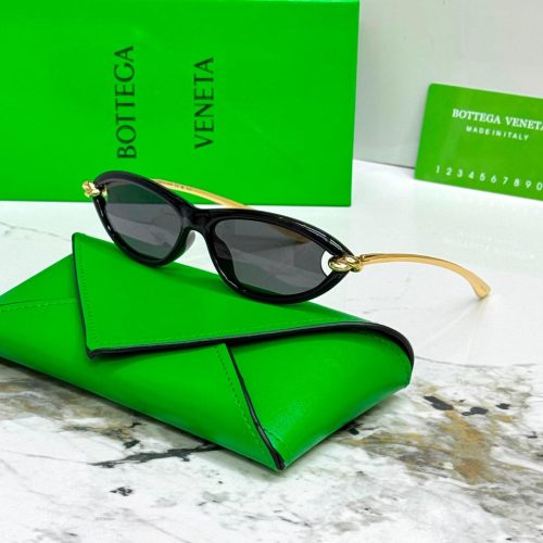 Bottega Veneta Knot Detail BV1390S Cat Eye Sunglasses black