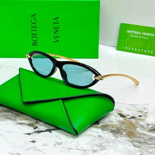 Bottega Veneta Knot Detail BV1390S Cat Eye Sunglasses blue