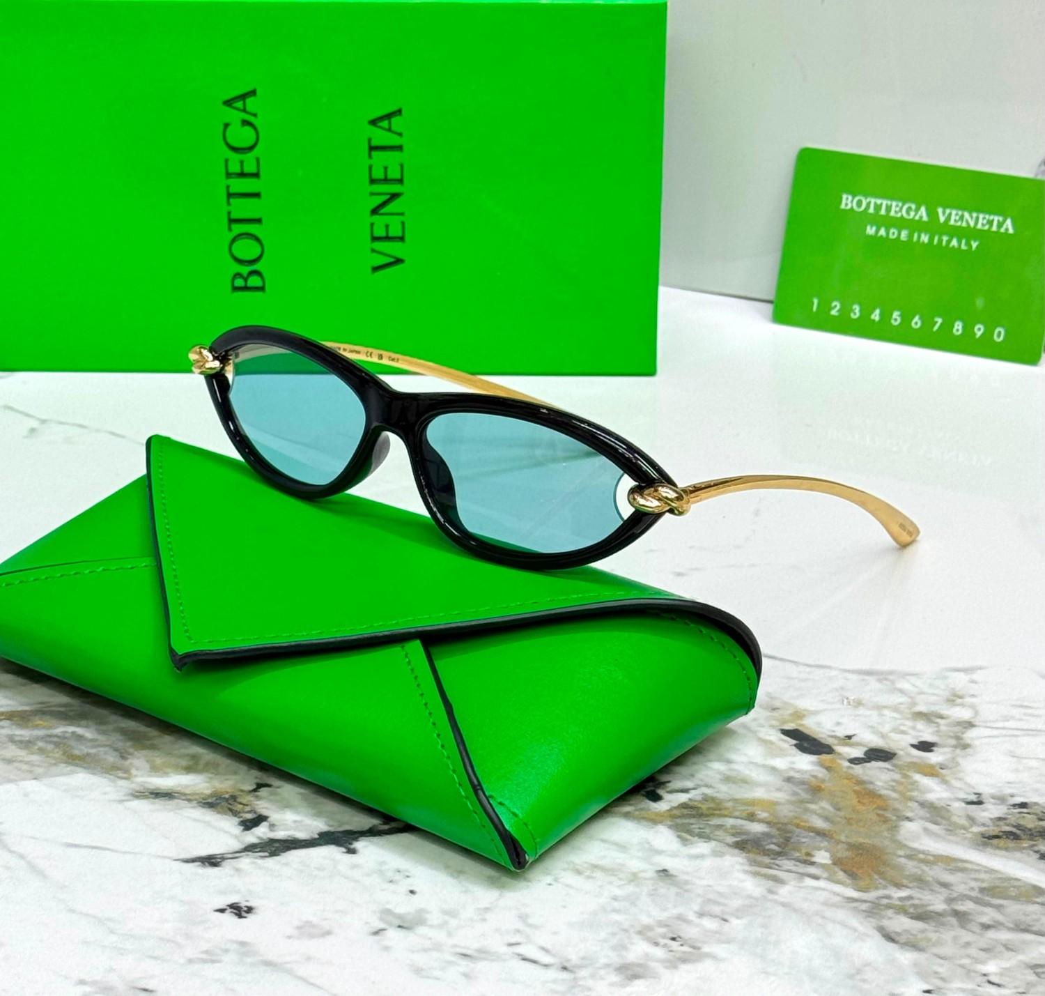 Bottega Veneta Knot Detail BV1390S Cat Eye Sunglasses blue Bottega Veneta Knot Detail BV1390S Cat Eye Sunglasses blue