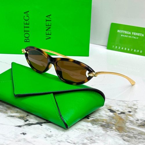 Bottega Veneta Knot Detail BV1390S Cat Eye Sunglasses brown