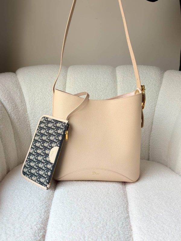 Dior Medium Médaillon Bucket Bag Trench Grained Calfskin