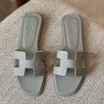 Hermes Oran Grey Epsom Leather Flat Sandals