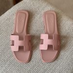 Hermes Oran Rose Pale Epsom Leather Flat Sandals