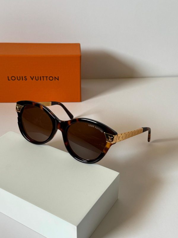 Louis Vuitton Petit Soupcon Light Tortoisehell Cat Eye Acetate Sunglasses