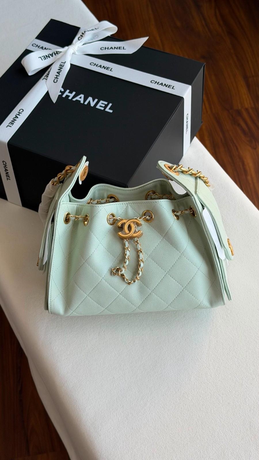 Chanel 25 Small Hobo Bag Light Green Caviar Leather Chanel 25 Small Hobo Bag Light Green Caviar Leather