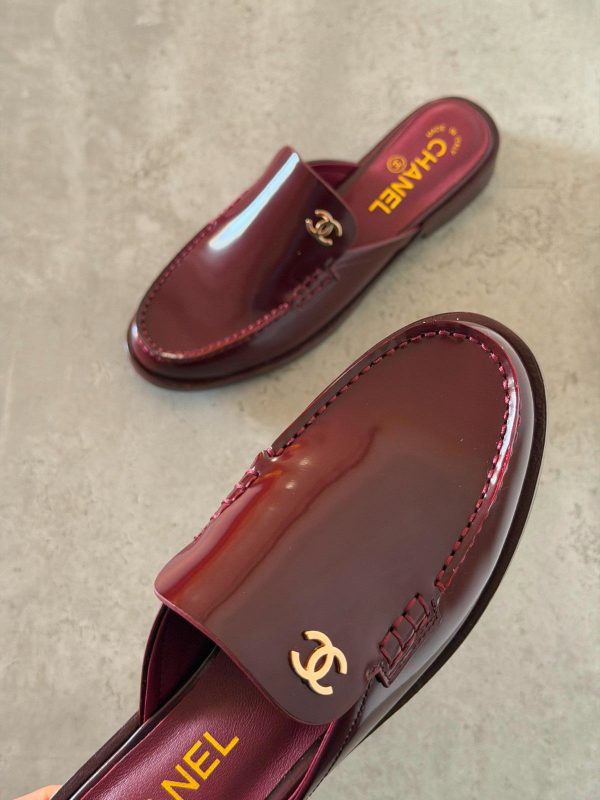 Chanel CC Logo Smooth Calfskin Mules In Burgundy